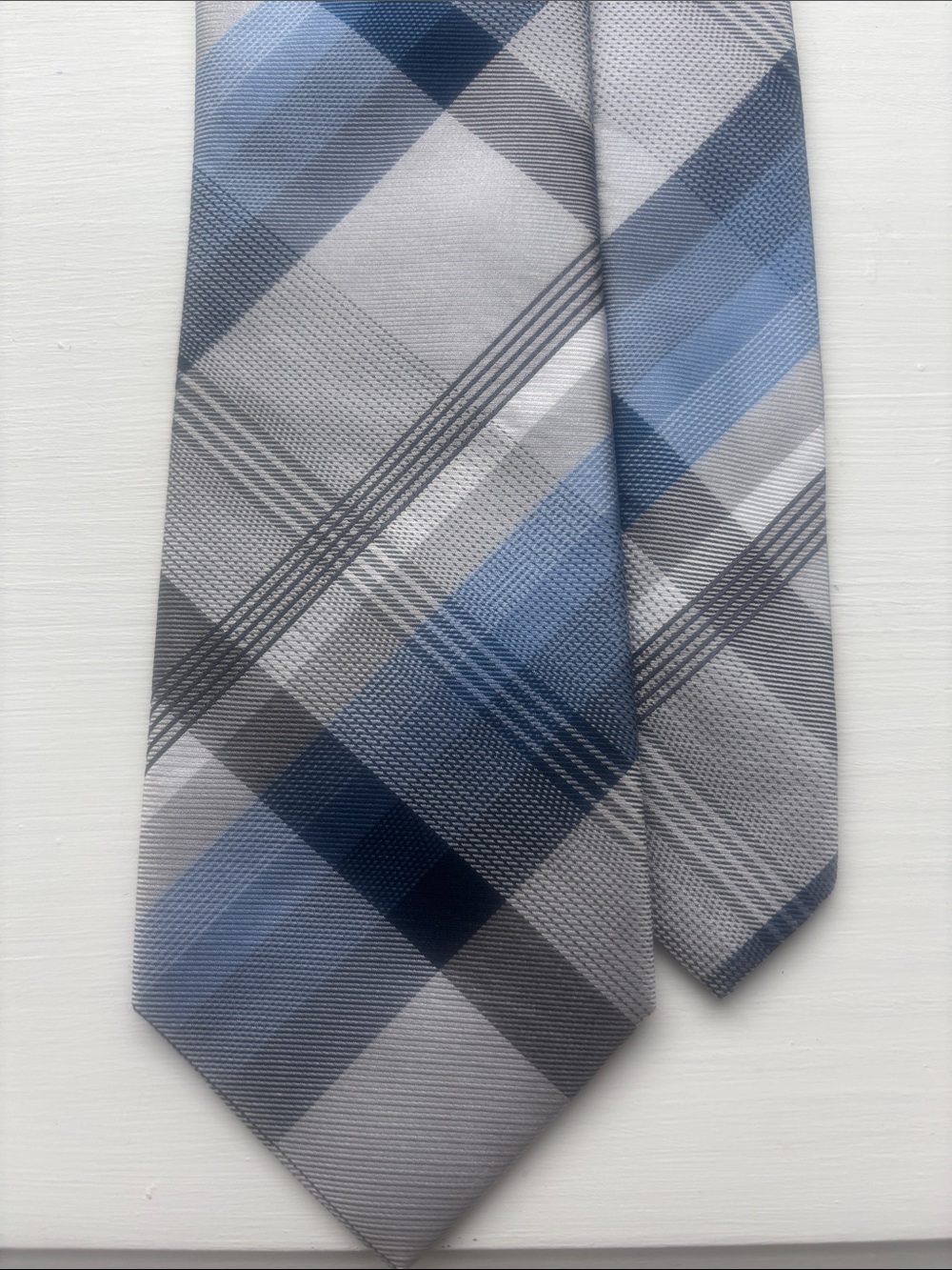 GEOFFREY BEENE Blue Gray Plaid Instinct Silk Polyester Blend Classic Tie